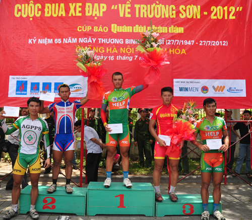 Cua-rơ Trịnh Đức Tâm giành áo vàng