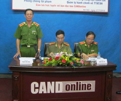 “Lực lượng Cảnh sát nhân dân – 50 năm vì nhân dân phục vụ”