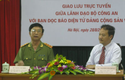 Tăng cường chống tham nhũng trong nước, khủng bố quốc tế