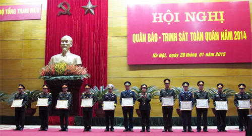 Xây dựng và huấn luyện lực lượng quân báo, trinh sát sát thực tế, chính quy, hiện đại