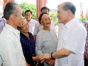 Chủ tịch Quốc hội Nguyễn Sinh Hùng: Giáo dục, đào tạo là trọng tâm trong xây dựng nông thôn mới 