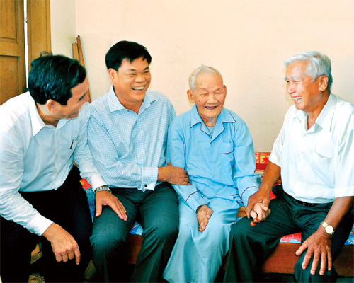 Lão đồng chí 105 tuổi đời, 85 tuổi Đảng