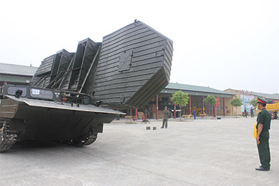 Cán bộ kỹ thuật công binh sôi nổi đua tài