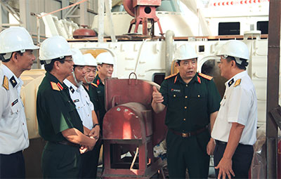 Đại tướng Phùng Quang Thanh thăm, làm việc với cán bộ chủ chốt Xí nghiệp Liên hợp Ba Son 
