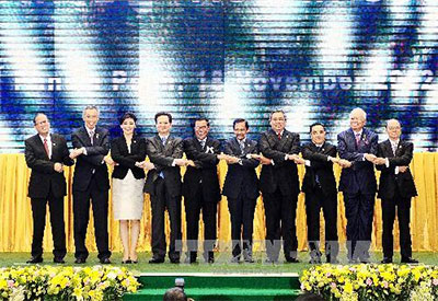 Đẩy mạnh xây dựng Cộng đồng ASEAN, gia tăng kết nối và liên kết khu vực