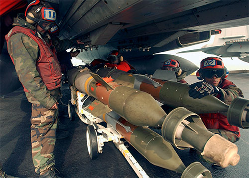 Israel đề nghị Mỹ cung cấp 10.000 bom hàng không