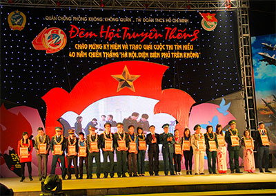 Trao giải cuộc thi tìm hiểu “Hà Nội - Điện Biên Phủ trên không”