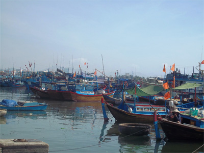 Khánh Hòa: Xăng dầu tăng giá, ghe tàu nằm bờ