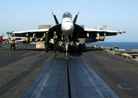 Hải quân Mỹ nâng cấp quy mô lớn chiến đấu cơ Super Hornet