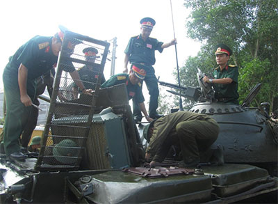 Tập trung đồng bộ xe tăng, thiết giáp và nâng cấp cơ sở kỹ thuật