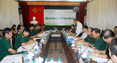 Kiểm tra công tác quốc phòng tại Tập đoàn Hóa chất Việt Nam 
