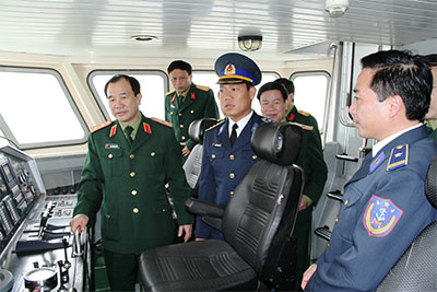 Thăm, kiểm tra các đơn vị và chúc Tết gia đình chính sách tại Quảng Bình, Hà Tĩnh