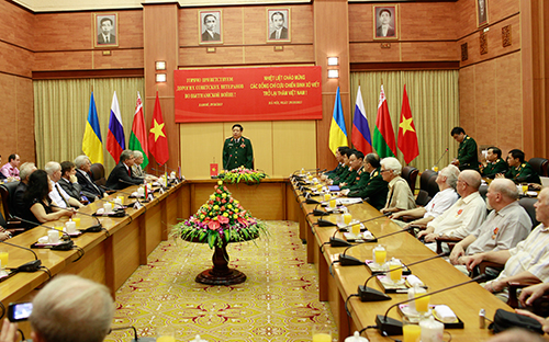 Ấm áp nghĩa tình Việt Nam-Xô Viết