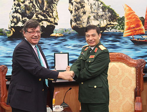 Trung tướng Phan Văn Giang tiếp Chủ tịch Công ty Liên doanh IBC
