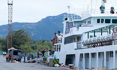 Góp thêm sắc Xuân Tổ quốc nơi đầu sóng