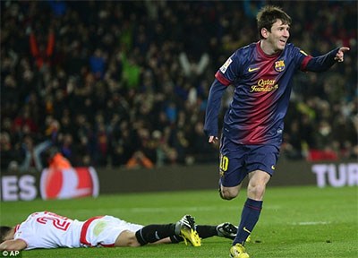 Barca 2-1 Sevilla: Villa, Messi giữ 3 điểm ở lại Nou Camp