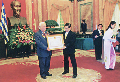 Người chiến sĩ quốc tế trở thành anh hùng