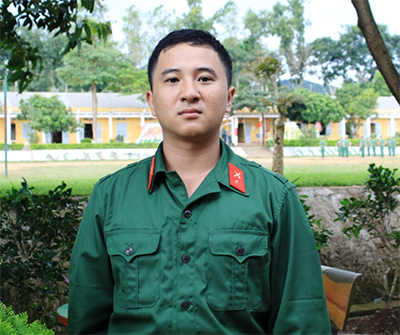 Tốt nghiệp đại học xung phong đi bộ đội