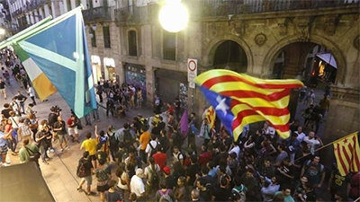 “Ngọn lửa Ca-ta-lô-ni-a” bùng cháy tại xứ sở bò tót