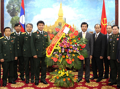 Đoàn đại biểu Bộ Quốc phòng chúc mừng Quốc khánh Lào