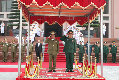 Bộ trưởng Bộ Các Lực lượng vũ trang  cách mạng Cuba thăm Việt Nam