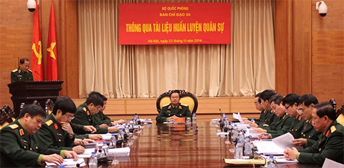 Thông qua tài liệu huấn luyện quân sự