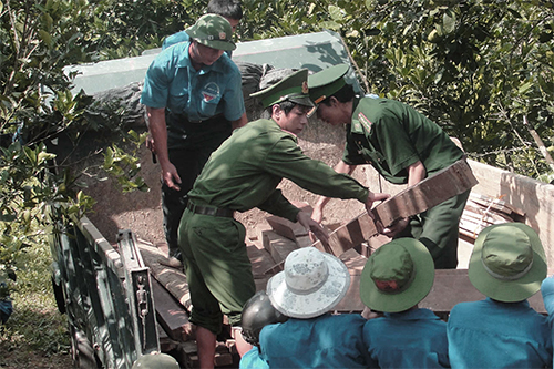 Ấm lòng đồng bào, khởi sắc vùng biên