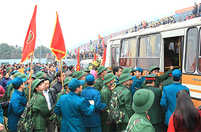 Thanh niên xứ đạo Kim Sơn lên đường nhập ngũ