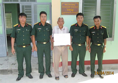 Trung tâm Công nghệ xử lý bom mìn xây tặng 22 nhà tình nghĩa