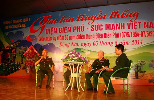 Trường Đại học Nguyễn Huệ giao lưu với các nhân chứng lịch sử