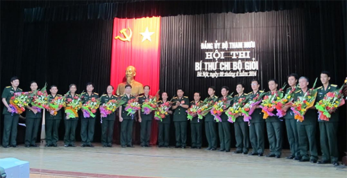 Lấp “lỗ hổng” kiến thức của bí thư chi bộ