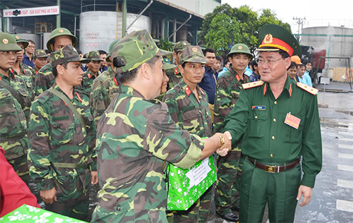 Diễn tập khắc phục hậu quả địch đánh phá nhà máy hóa chất