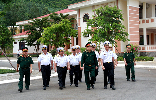 Đại tướng Phùng Quang Thanh kiểm tra các đơn vị tại Đà Nẵng