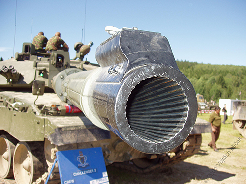 5. MBT Chanlenger II – Kỵ binh thép Đảo quốc sương mù