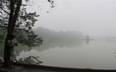 Nhiệt độ hạ, miền Bắc xuất hiện sương mù vào buổi sáng