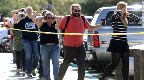 Bạo lực súng đạn ám ảnh nước Mỹ