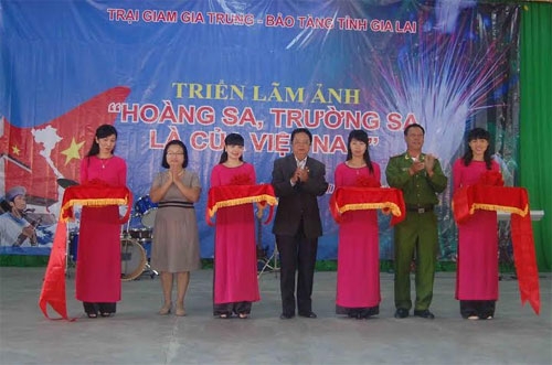 Gia Lai: Khai mạc triển lãm ảnh chuyên đề “Hoàng Sa, Trường Sa là của Việt Nam”