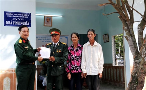 Tặng nhà “Nghĩa tình đồng đội” cho CCB có hoàn cảnh khó khăn