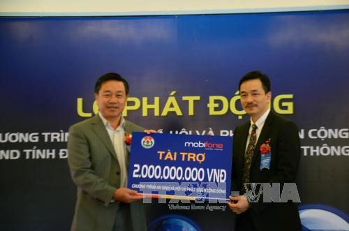 Tặng 1.200 suất học bổng cho học sinh dân tộc thiểu số vượt khó, học giỏi