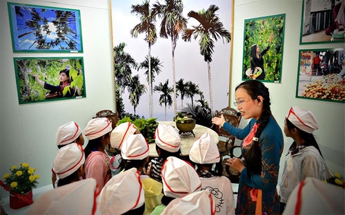 Tái hiện phong tục ăn trầu của người Việt