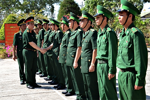 Trung tướng Nguyễn Trọng Nghĩa thăm, chúc Tết một số đơn vị Biên phòng tỉnh An Giang