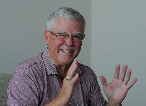 Không rơi vào “quỹ đạo” để tránh bị lệ thuộc