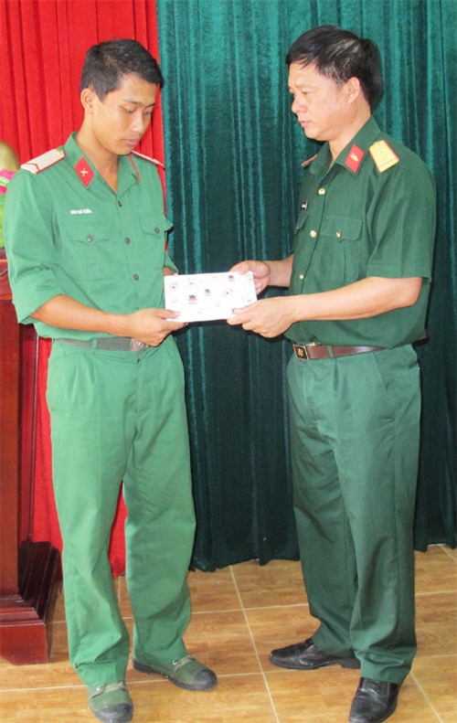 Chiến sĩ trẻ không tham của rơi