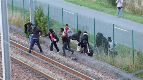 Cuộc khủng hoảng người nhập cư trái phép bên eo biển Măng-sơ