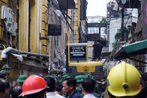 Vụ sập nhà cổ tại Hà Nội: Bố trí chỗ ở tạm thời cho những hộ bị ảnh hưởng 