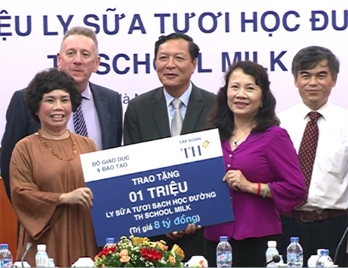 TH True Milk trao 1 triệu ly sữa tươi sạch cho học sinh nghèo