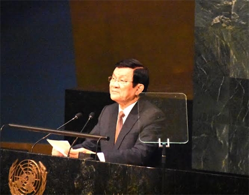 Hòa bình và phát triển luôn gắn bó chặt chẽ với nhau (*)