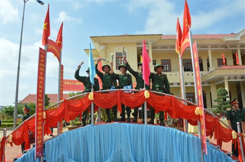 Chiếc cầu vinh quang – vinh danh thanh niên nhập ngũ