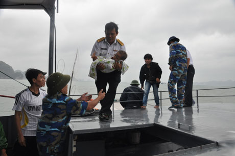 Hơn 48.095 cán bộ, chiến sĩ quân đội sẵn sàng tham gia phòng chống bão số 8