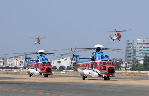 Không quân Hải quân làm chủ máy bay EC-225